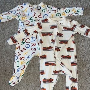 Set of 2 Old Navy Pajamas size 3-6mo